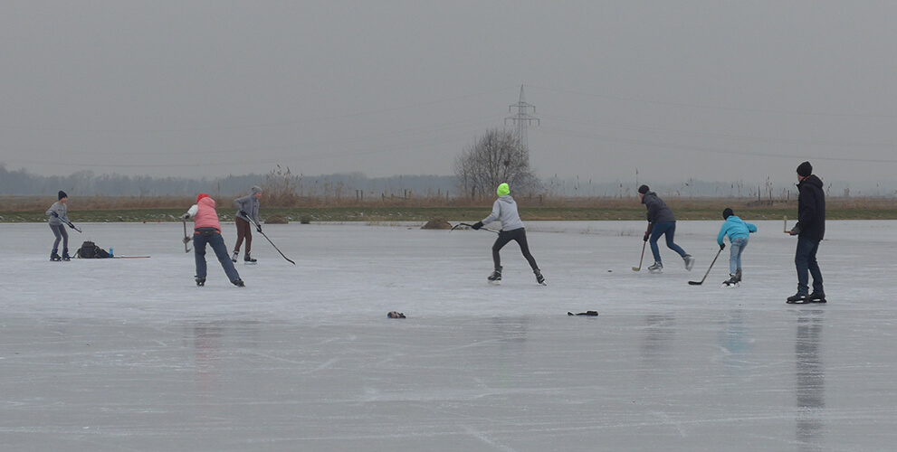 Eishockey auf der Semkenfahrt