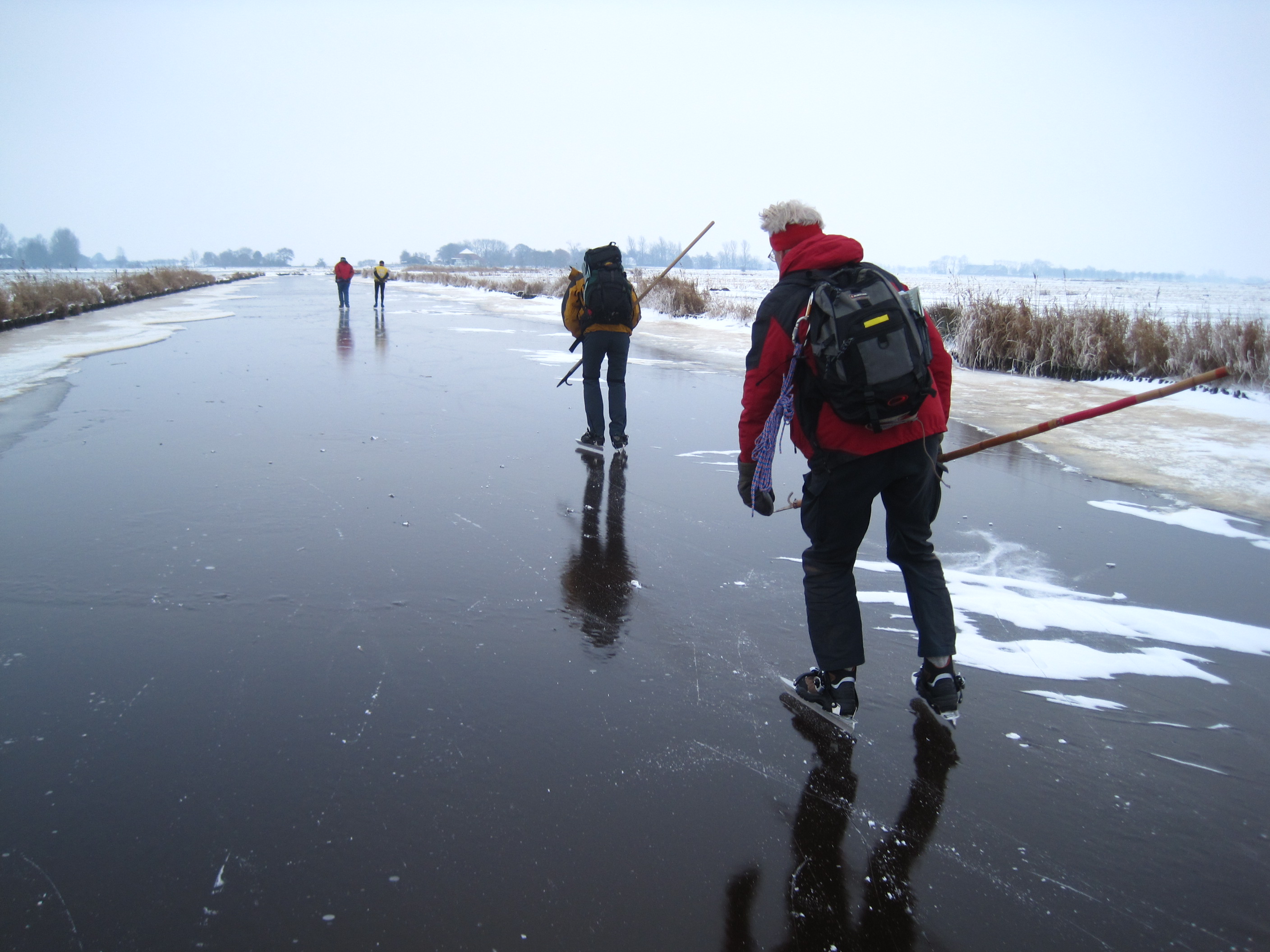 Fehntjer Tief mit Eisläufern